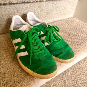Adidas Gazelle vintage sneakers - men size 6/ size 7 women